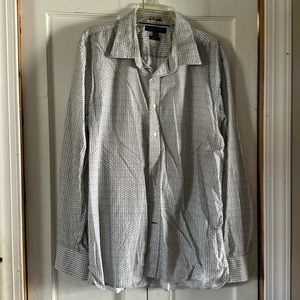 Men’s Tommy Hilfiger long sleeve button up shirt with collar